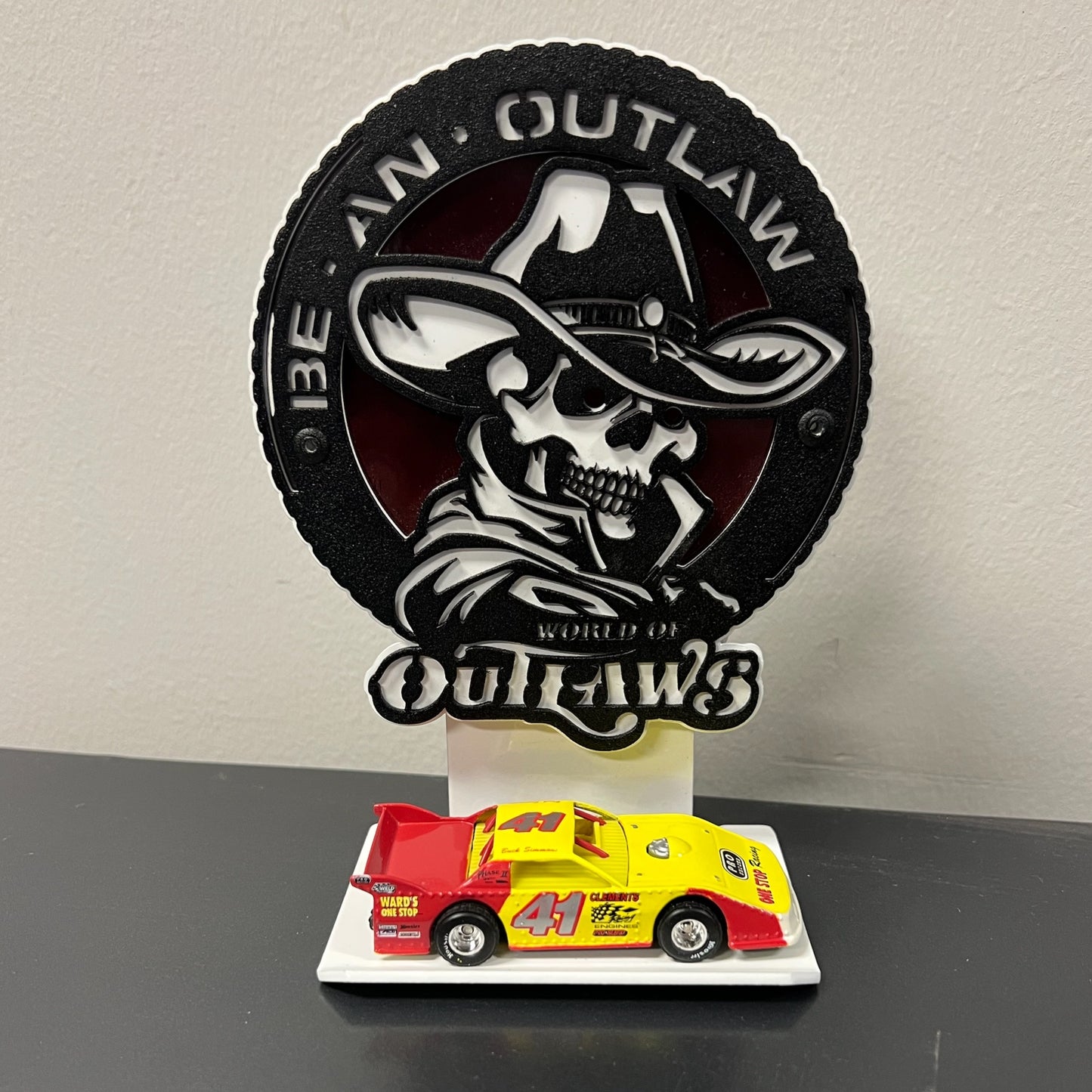 World Of Outlaws Be An Outlaw Logo 1/64 Diecast Display