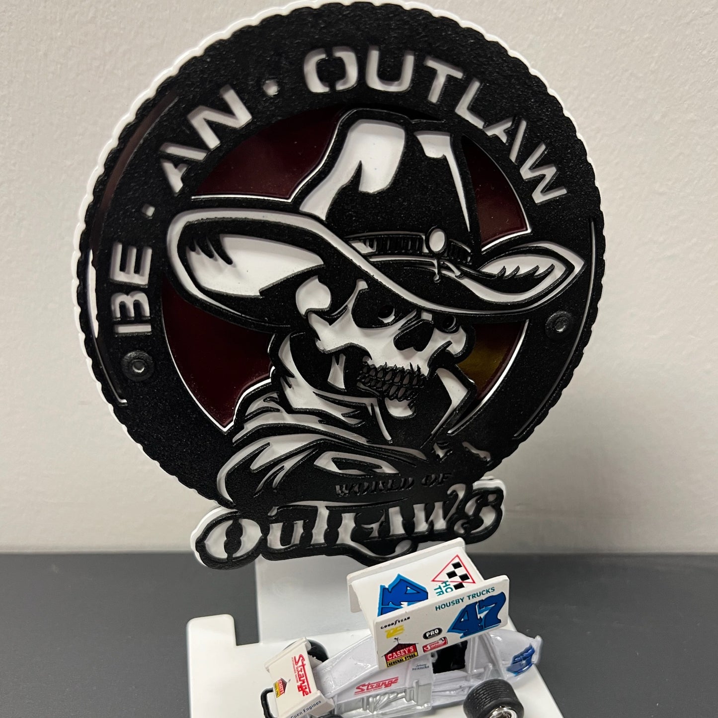 World Of Outlaws Be An Outlaw Logo 1/64 Diecast Display